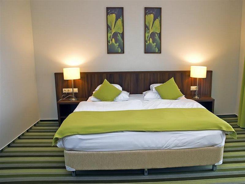 Hotel Ginkgo Hódmezővásárhely エクステリア 写真
