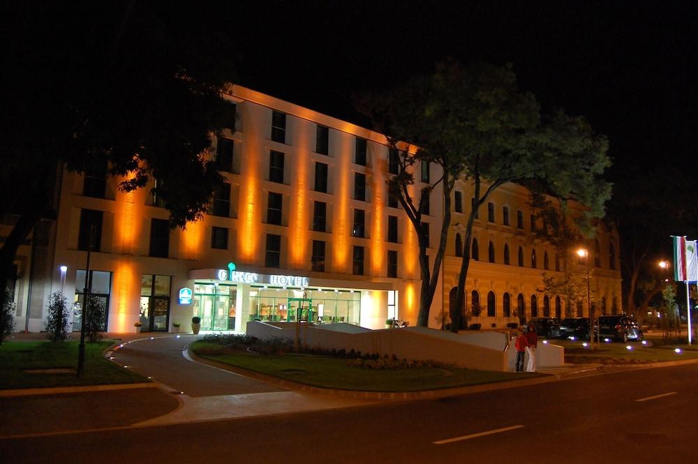 Hotel Ginkgo Hódmezővásárhely エクステリア 写真
