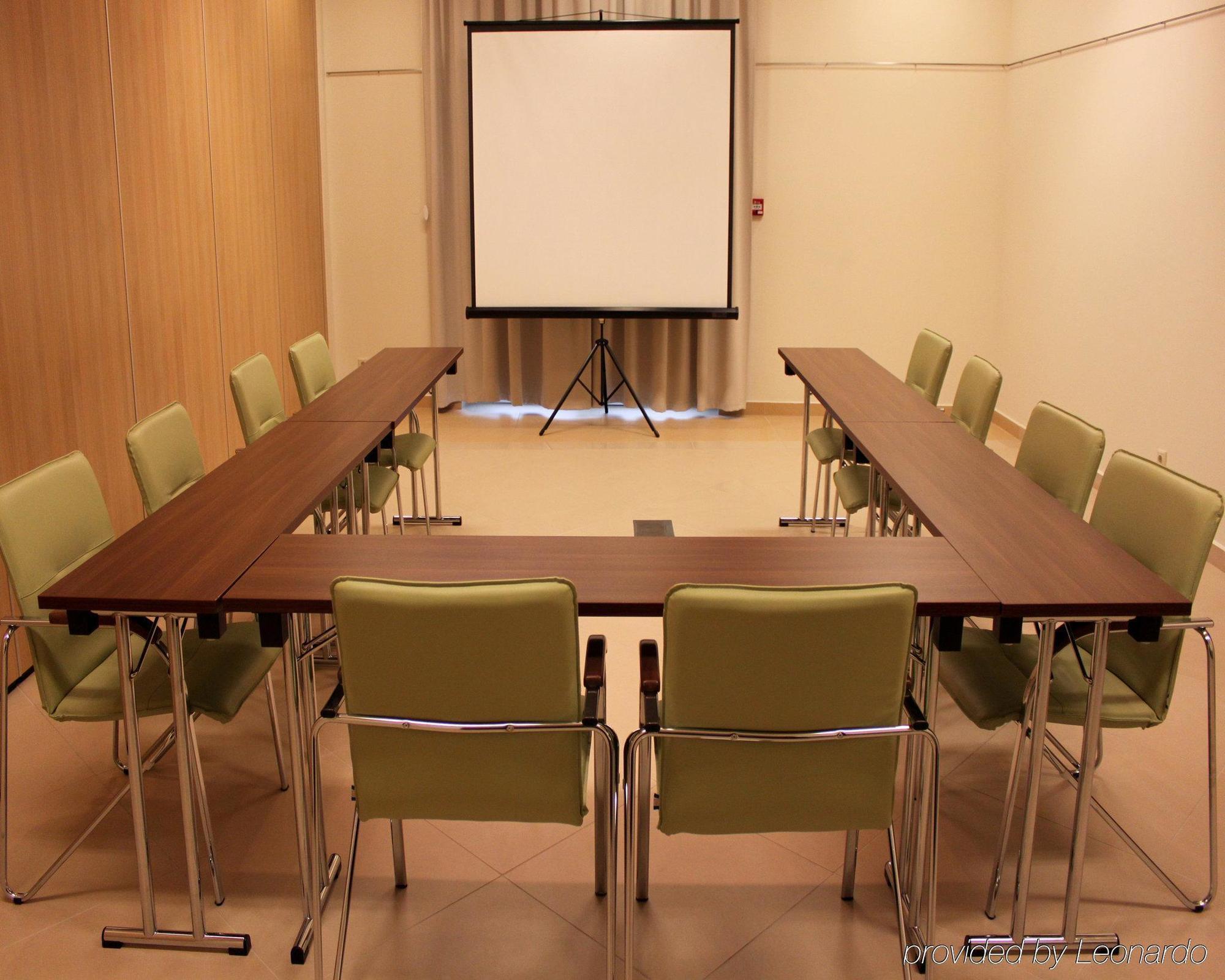 Hotel Ginkgo Hódmezővásárhely ビジネス 写真